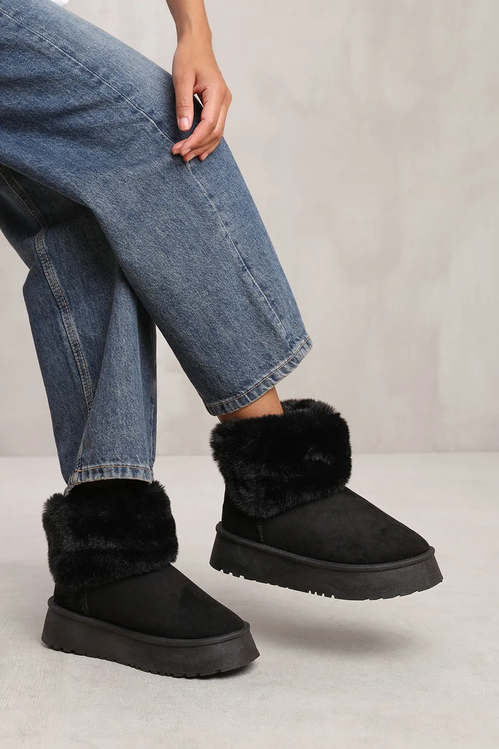 CLARA ANKLE SLIPPER BOOT WITH FAUX FUR LINING AND TRIM IN BLACK