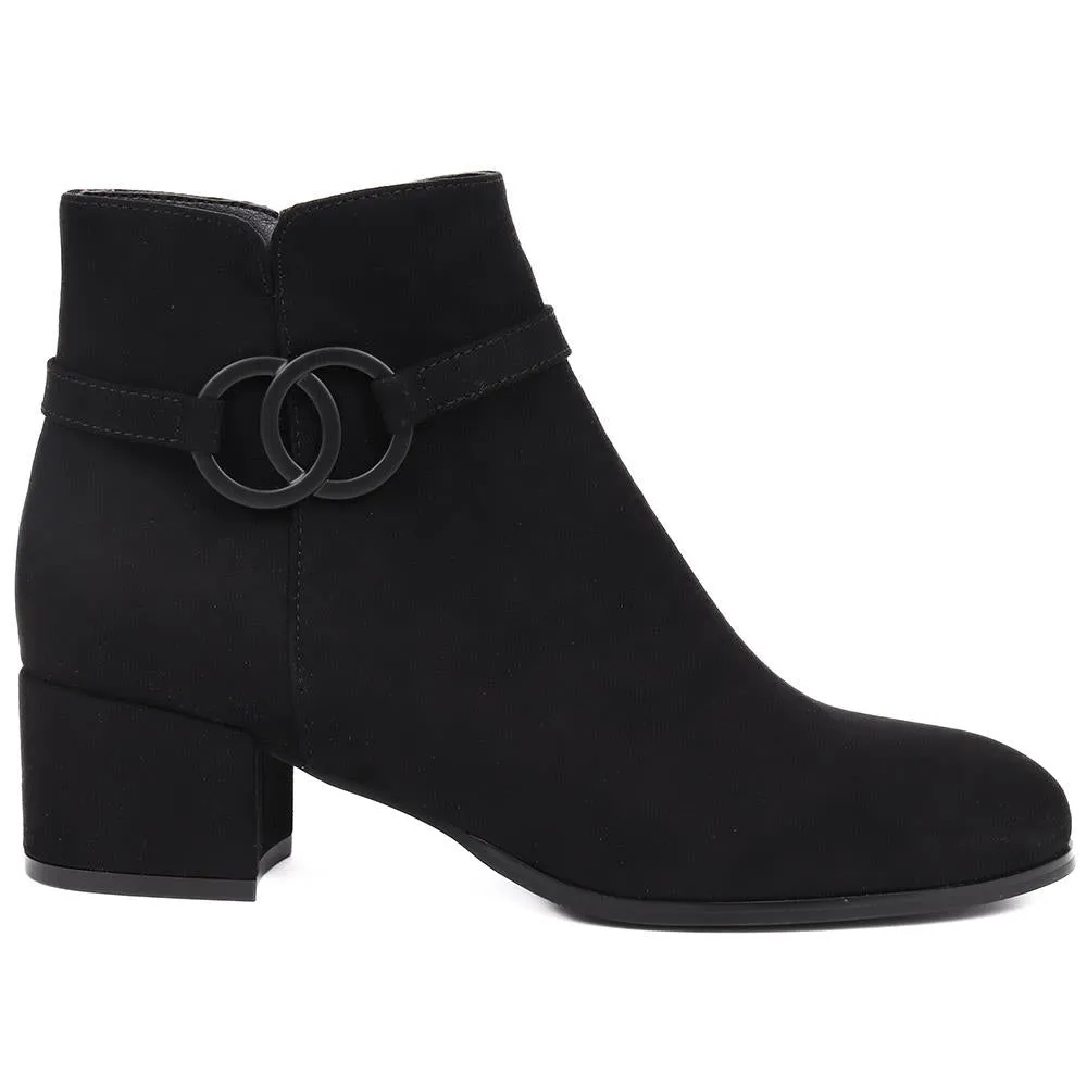 Smart Buckle-Detailed Ankle Boots - SANYI40041 / 326 049