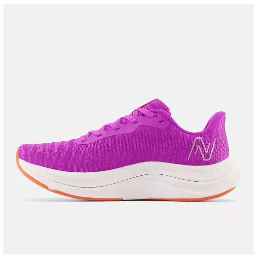 W New Balance FuelCell Propel v4